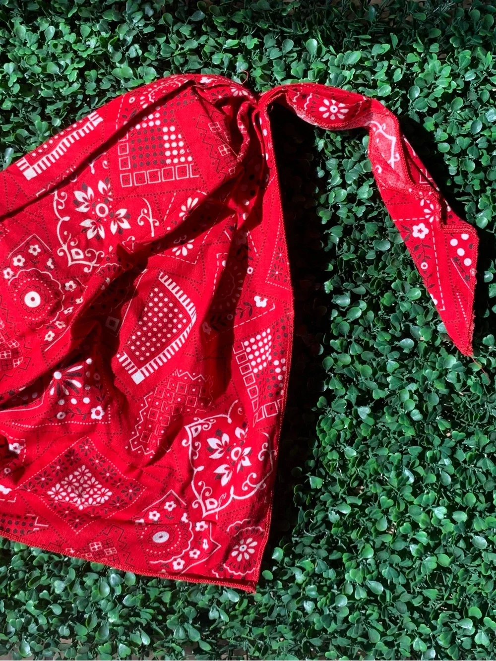 Vintage 70s Dorfman Pacific Co red bandana headkerchief headscarf